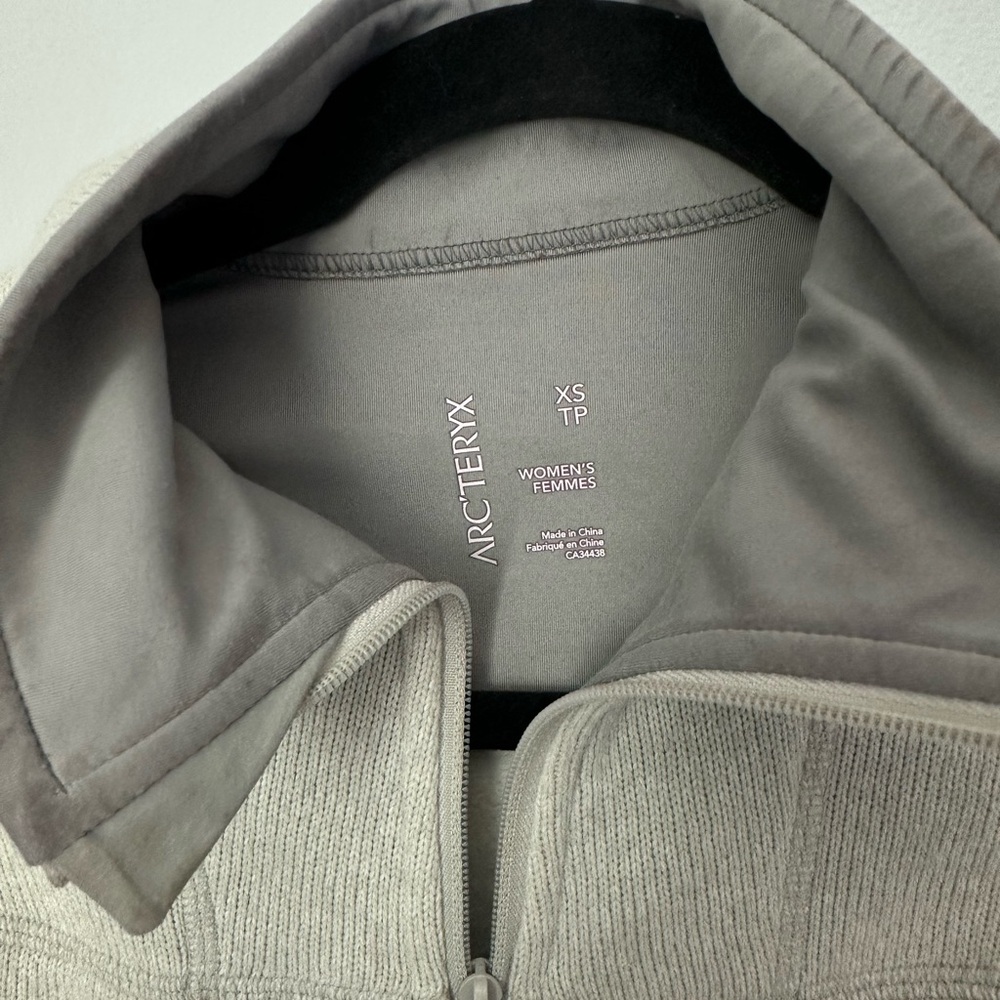 Arc'teryx Light Gray Performance Jacket - image 2